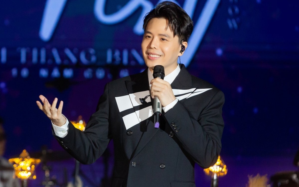 Trịnh Thăng Bình xin lỗi khán giả vì hát live không tốt